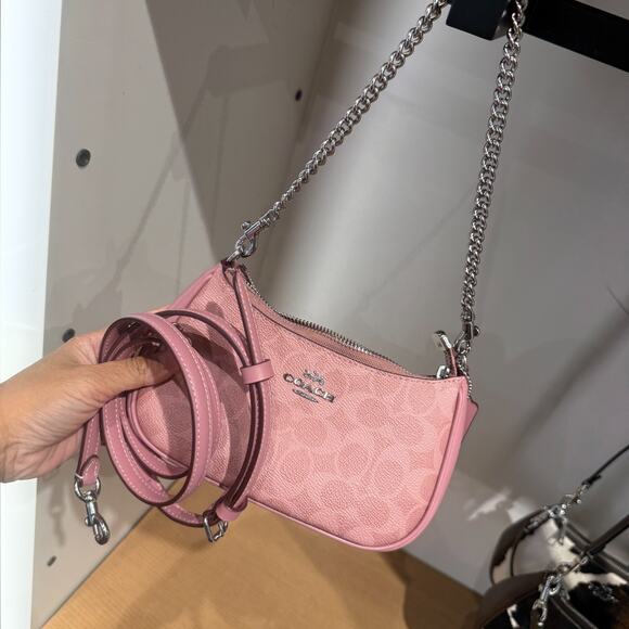 Last 1 ‼️Coach Teri Mini Crossbody Bag Signature Canvas CW323 Dusty Pink - Picture 2 of 13